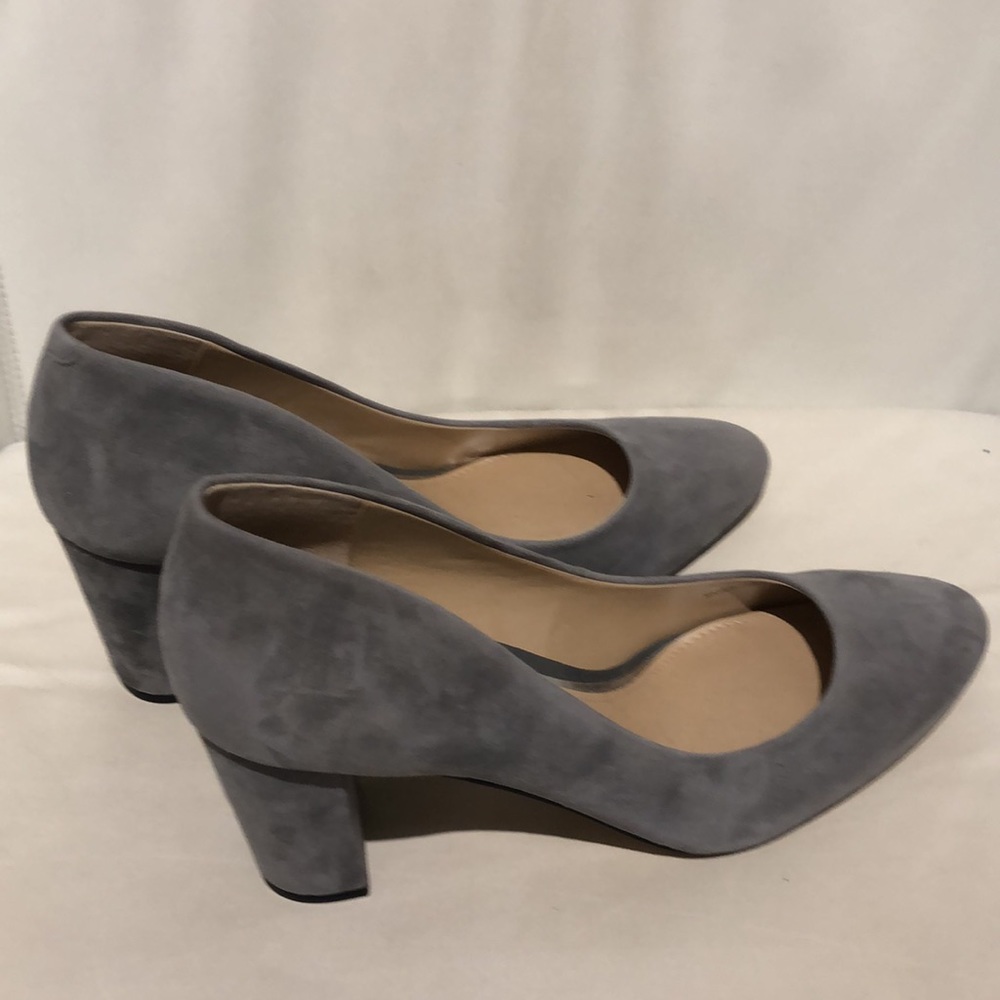 WHITE HOUSE BLACK MARKET HEELS